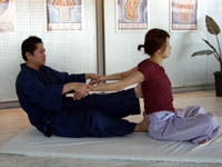 Traditional Thai massage techniqe image09