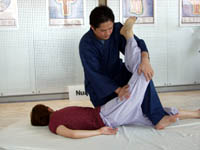 Traditional Thai massage techniqe image18
